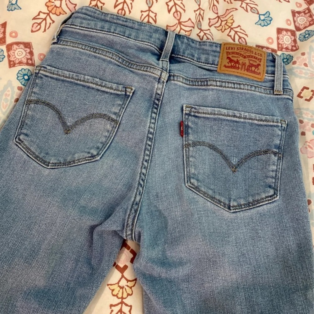 Levi’s Size 25